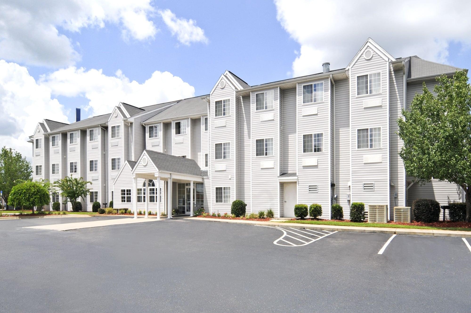 Microtel Inn & Suites Marianna Bagian luar foto