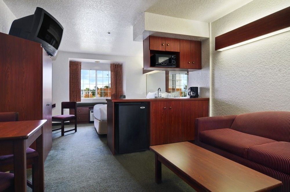 Microtel Inn & Suites Marianna Ruang foto