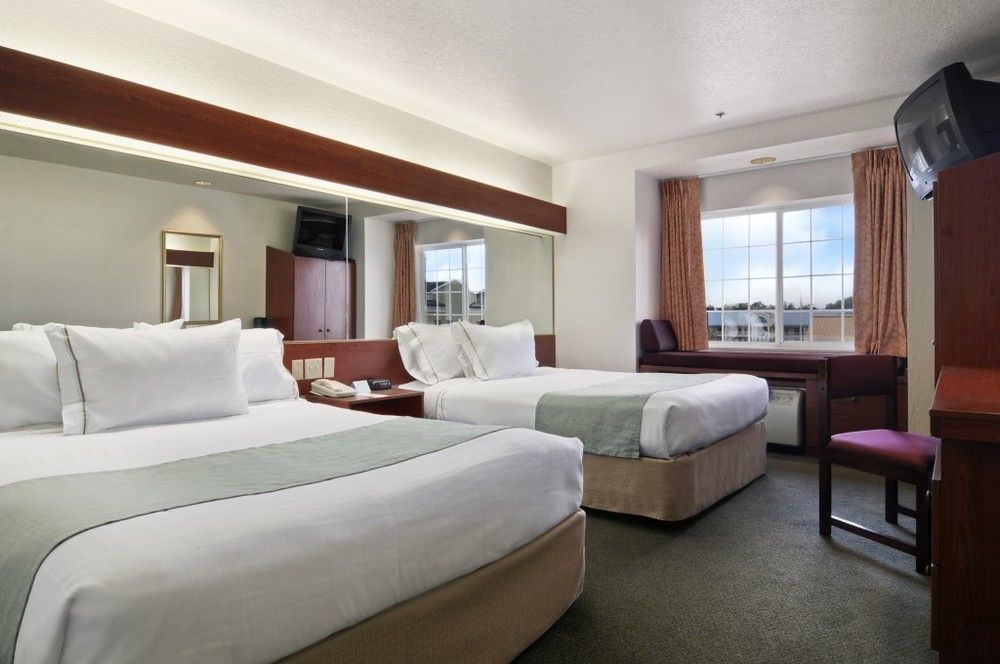 Microtel Inn & Suites Marianna Bagian luar foto